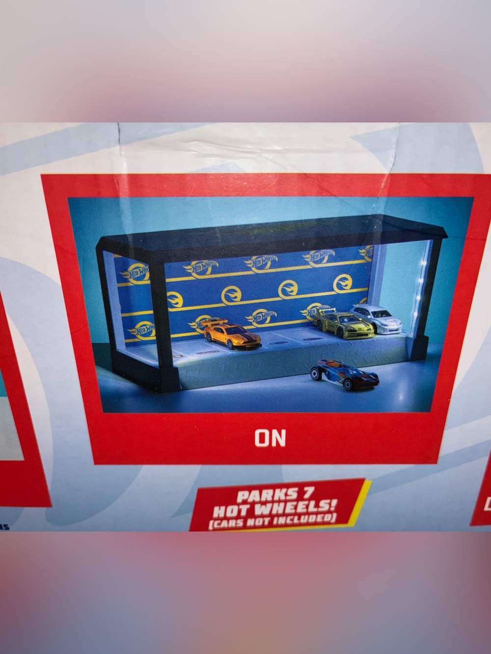 New Paladone Brand Hot Wheels LED Lighted Garage Display Case - Picture 4 of 6